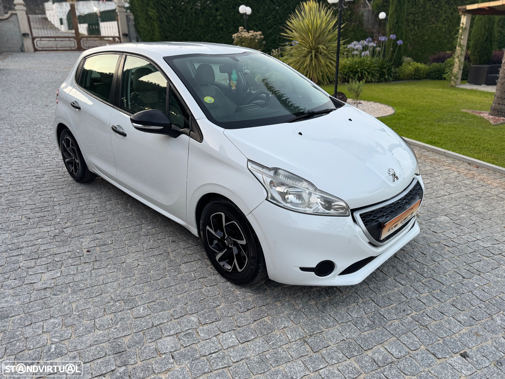 Peugeot 208 1.4 HDi Allure - 3