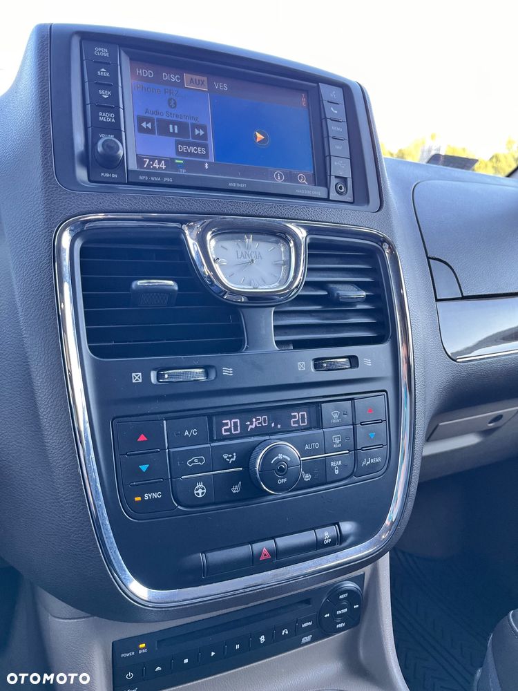 Lancia Voyager 3.6 Platinum - 26