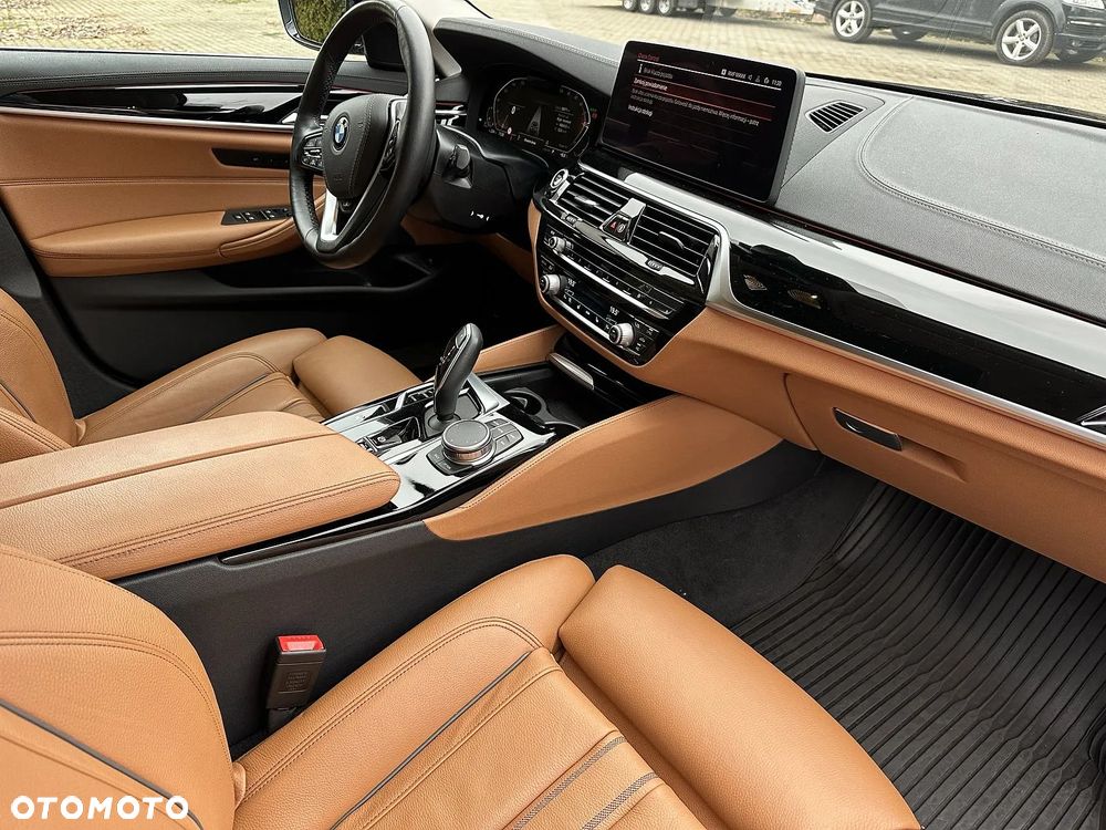 BMW Seria 5 540d xDrive Luxury Line - 27