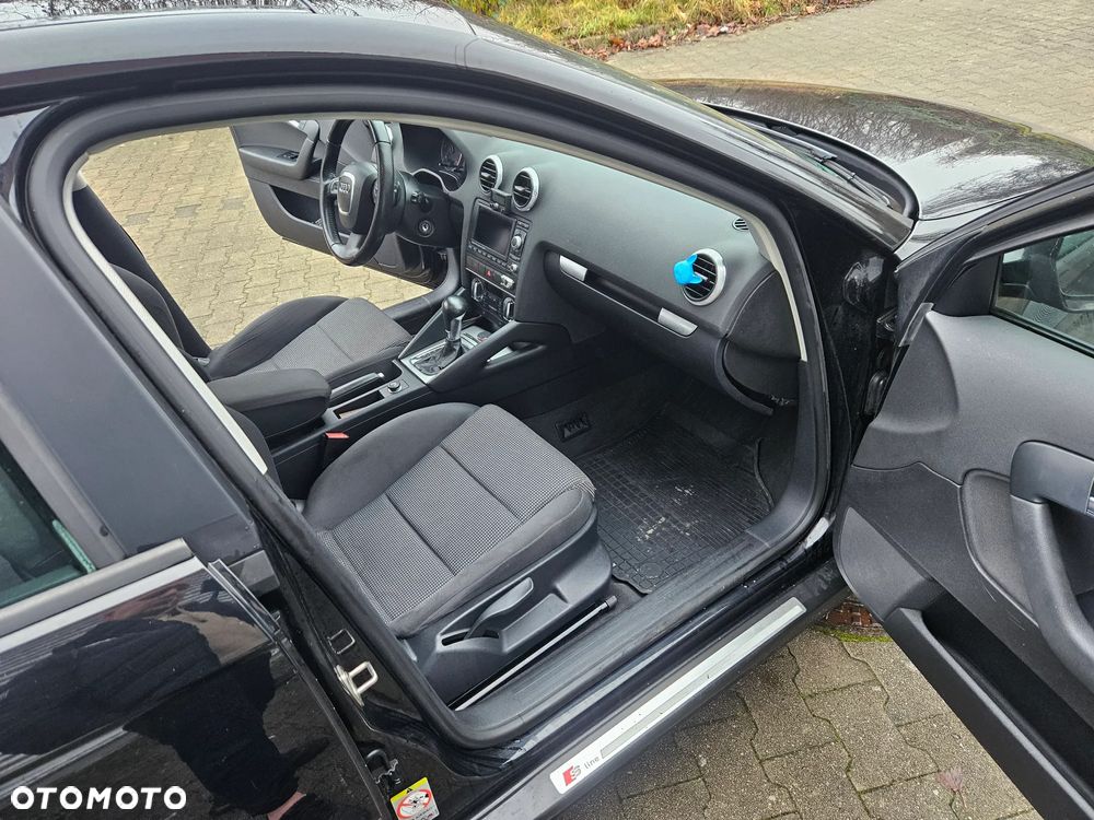 Audi A3 Sportback 2.0 TDI DSG Ambiente - 10