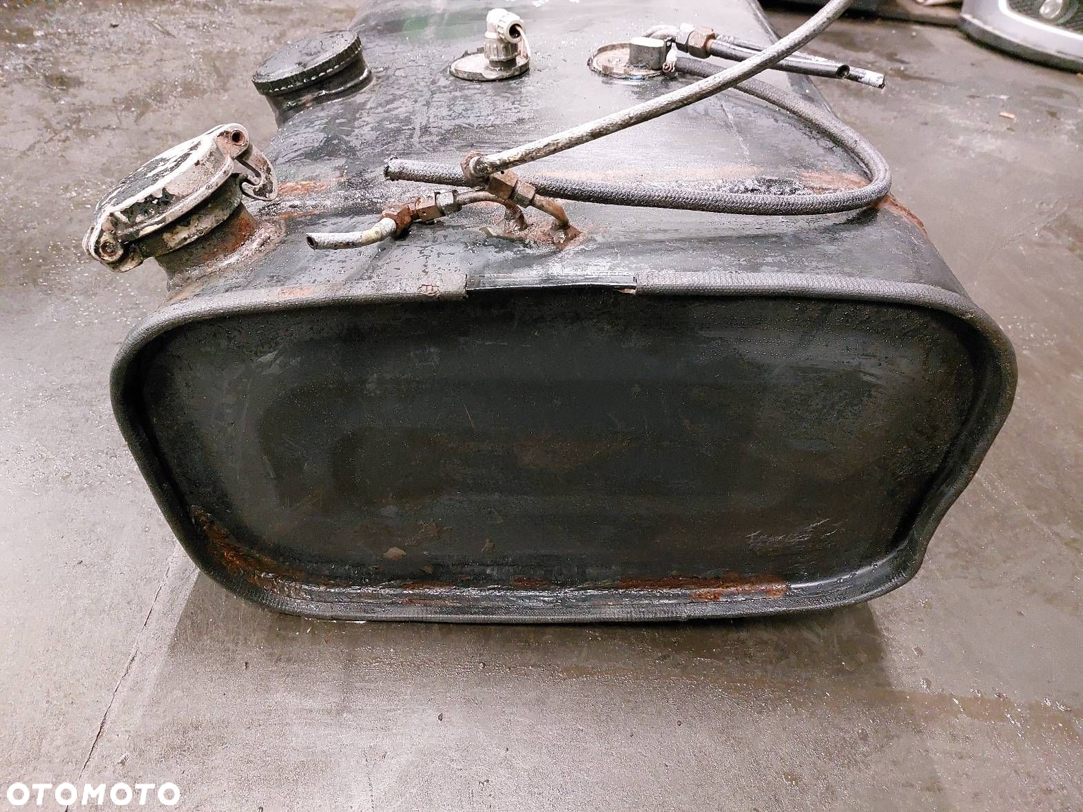 BAK ZBIORNIK PALIWA + POMPKA METALOWY MAN L2000 8.113 LC - 5