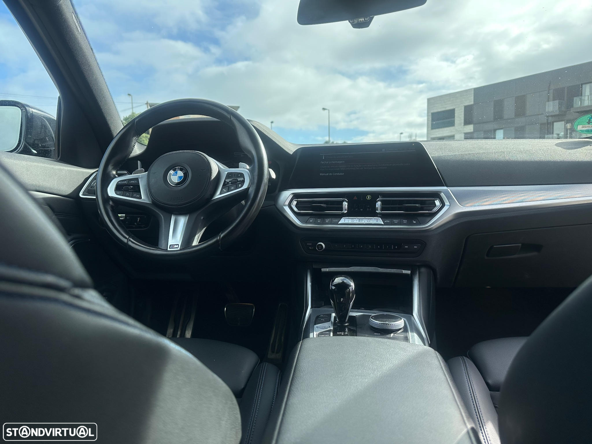 BMW 320 d Touring Pack Desportivo M Auto - 29