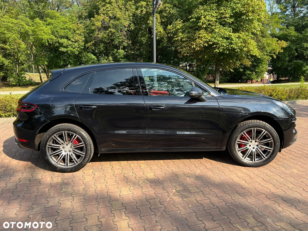 Porsche Macan Turbo - 12