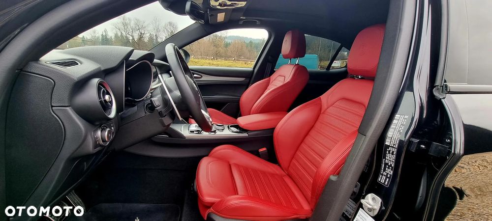 Alfa Romeo Stelvio 2.0 Turbo 16V AT8-Q4 Veloce Ti - 10