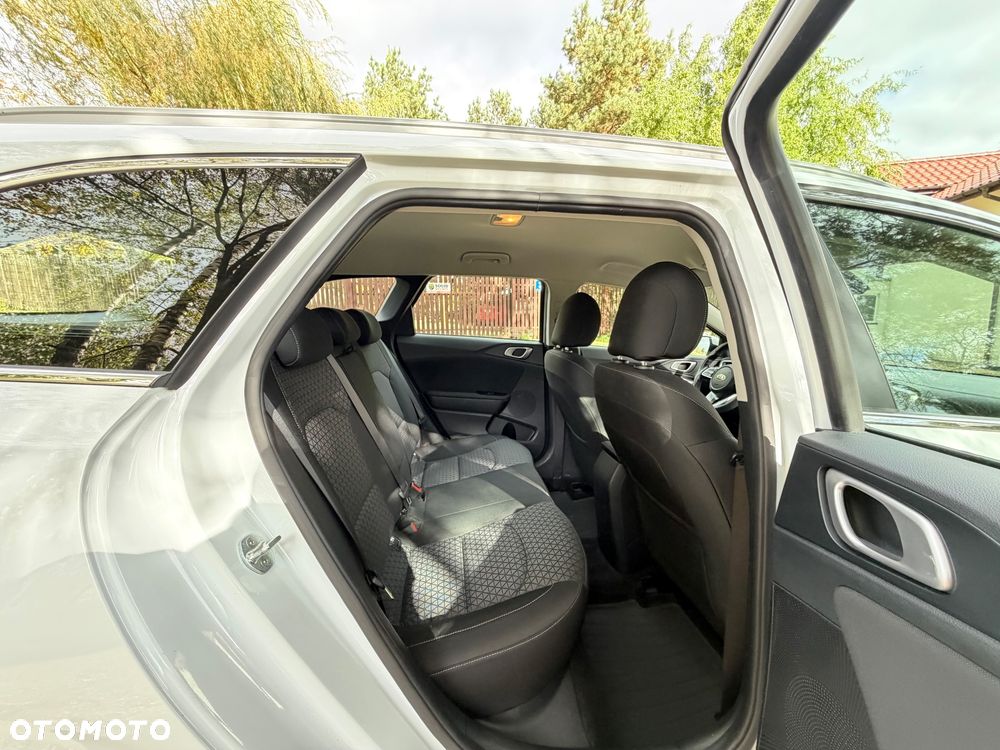 Kia Ceed 1.6 CRDi mHEV L - 30