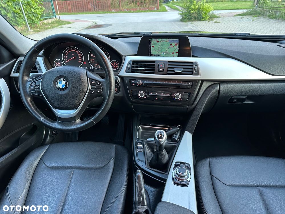 BMW Seria 3 318d DPF Edition Lifestyle - 13