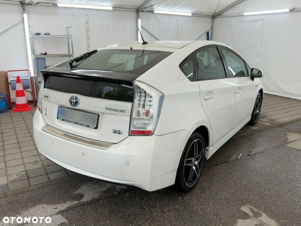 Toyota Prius (Hybrid) Life - 4