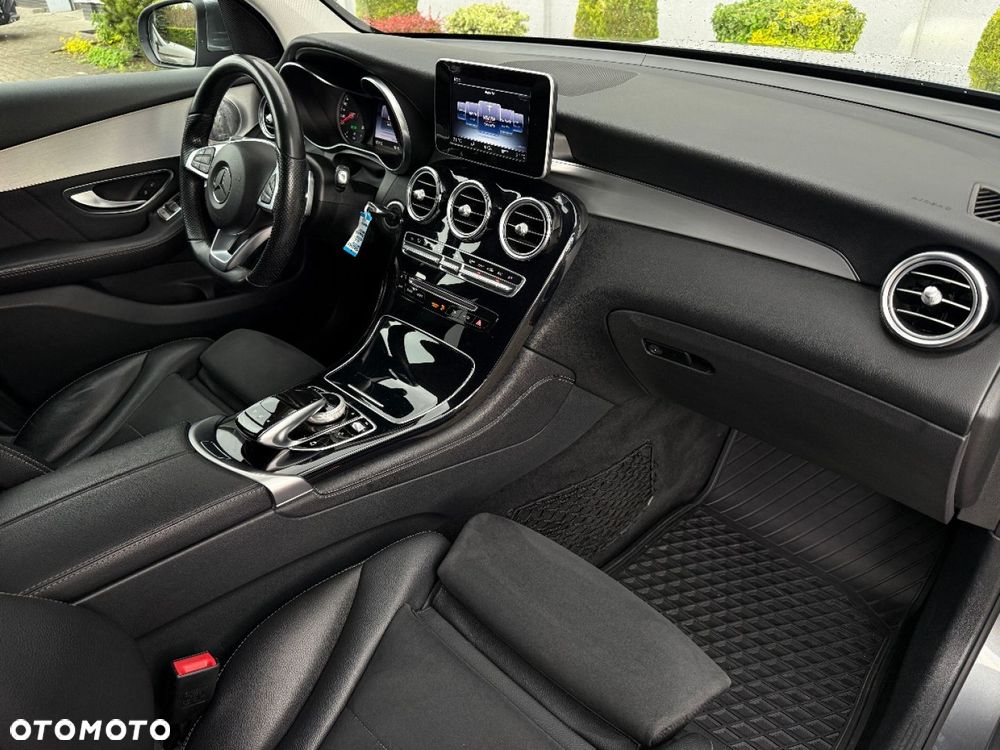 Mercedes-Benz GLC 220 d 4Matic 9G-TRONIC - 28
