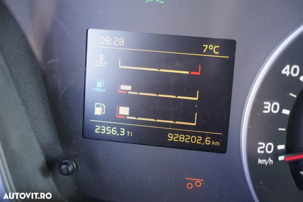 Volvo FH 460 / TRAVEL TANDEM / 120 M3 / AER CONDIȚIONAT PARCARE / AXĂ RIDICATĂ ȘI DE DIRECȚIE / PODEA REZISTENTĂ / + REMORCĂ FRUEHAUF 8,10 M / SAF / - 37