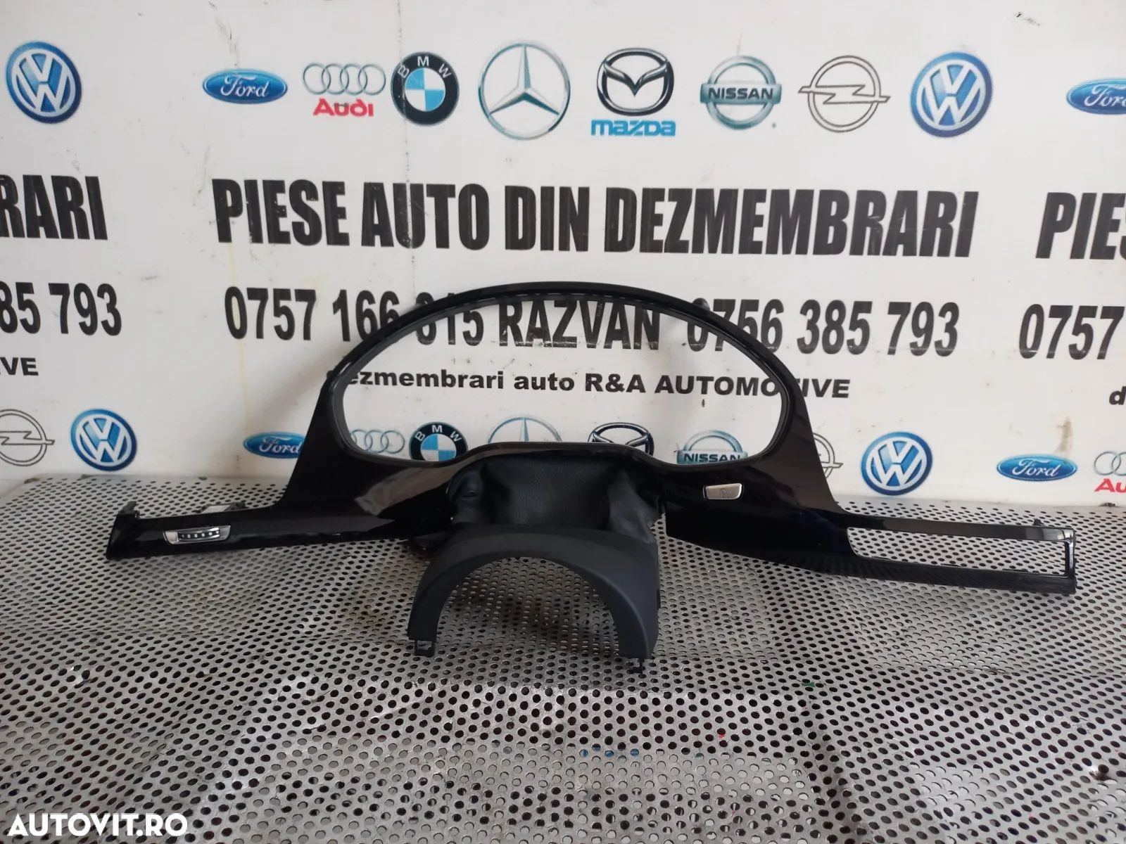 Ornament Rama Ceasuri Bord Negru Lucios Audi A8 4H D4 An 2010-2011-2012-2013-2014-2015-2016-2017 Vo - 1