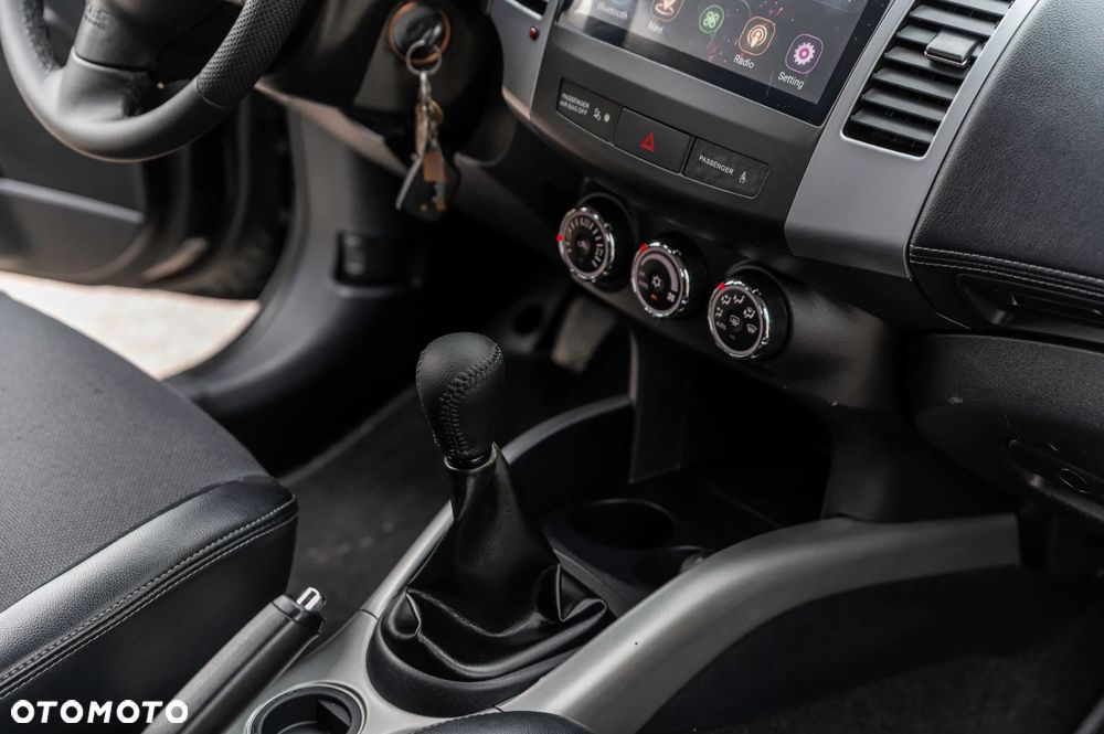 Mitsubishi Outlander - 24