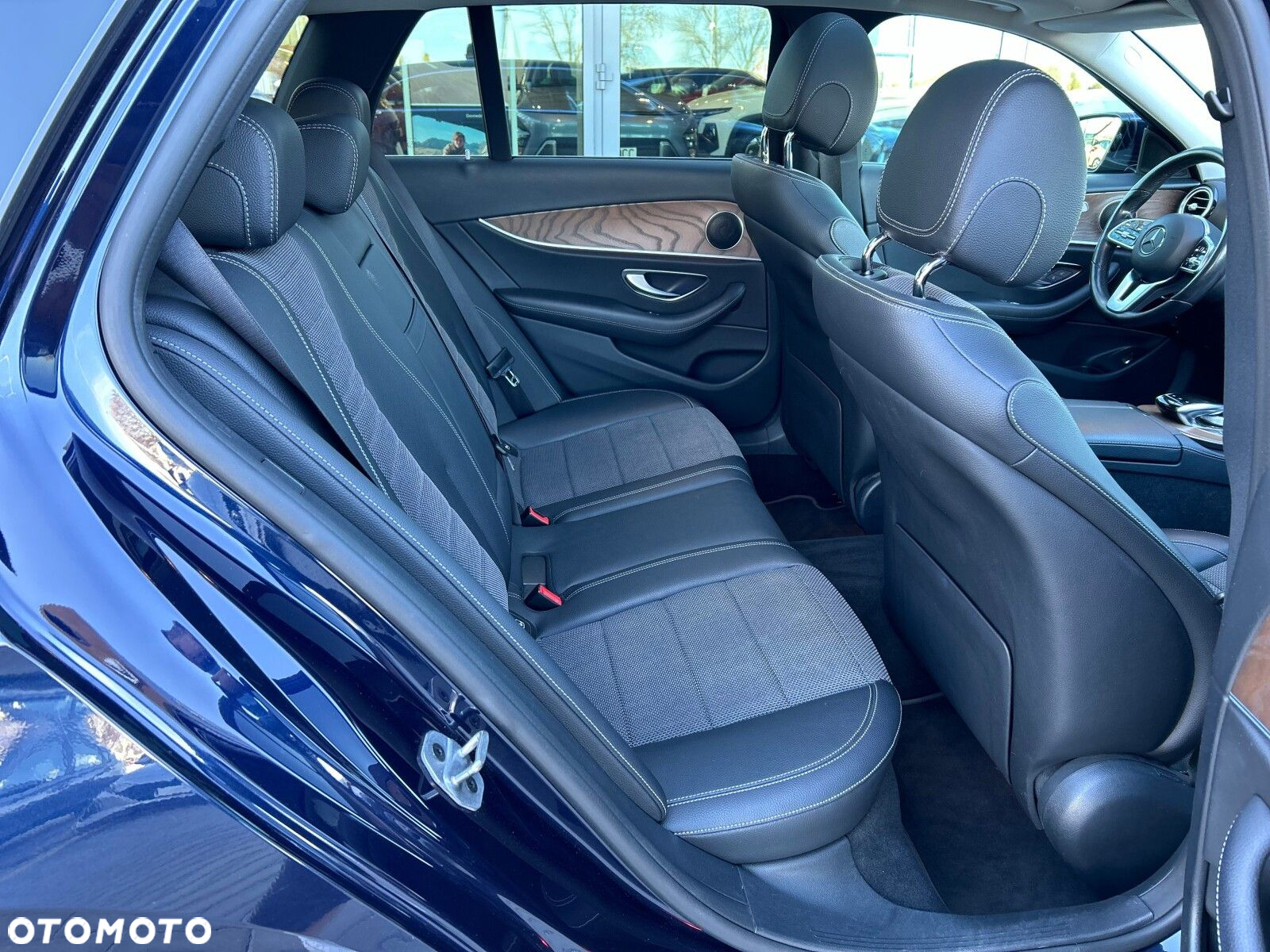 Mercedes-Benz Klasa E 220 d 4-Matic 9G-TRONIC - 18