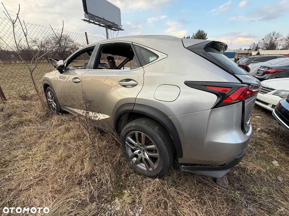 Lexus NX 300 F Impression AWD - 2