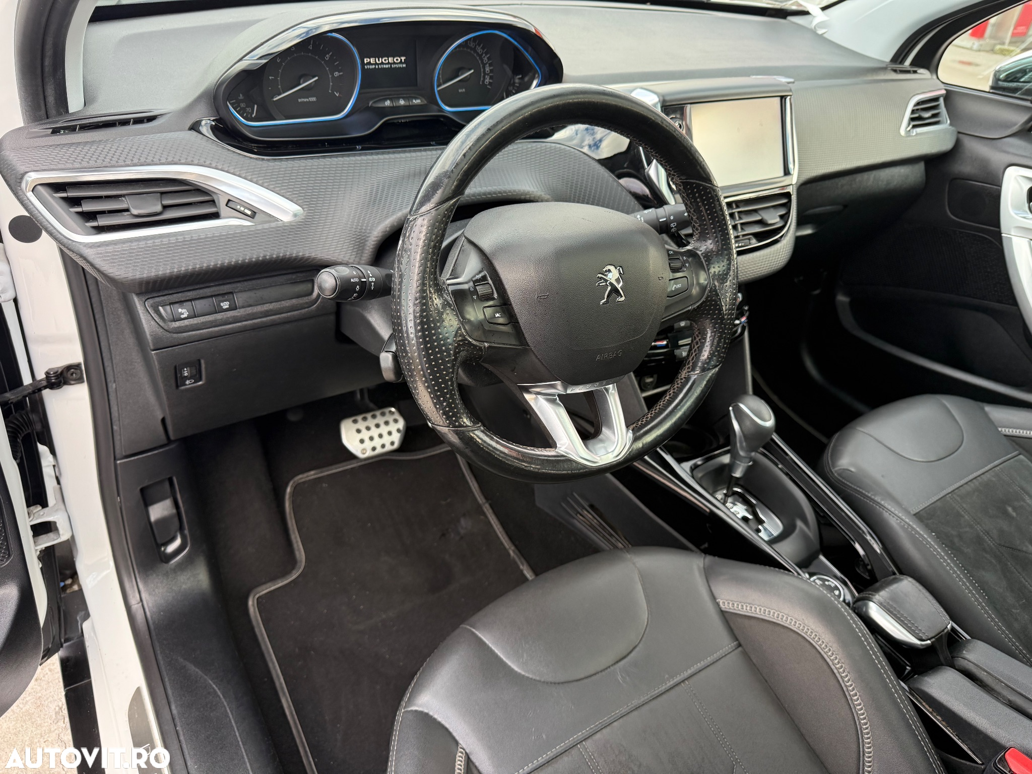 Peugeot 2008 1.2 PureTech Turbo EAT6 S&S GT-Line - 20