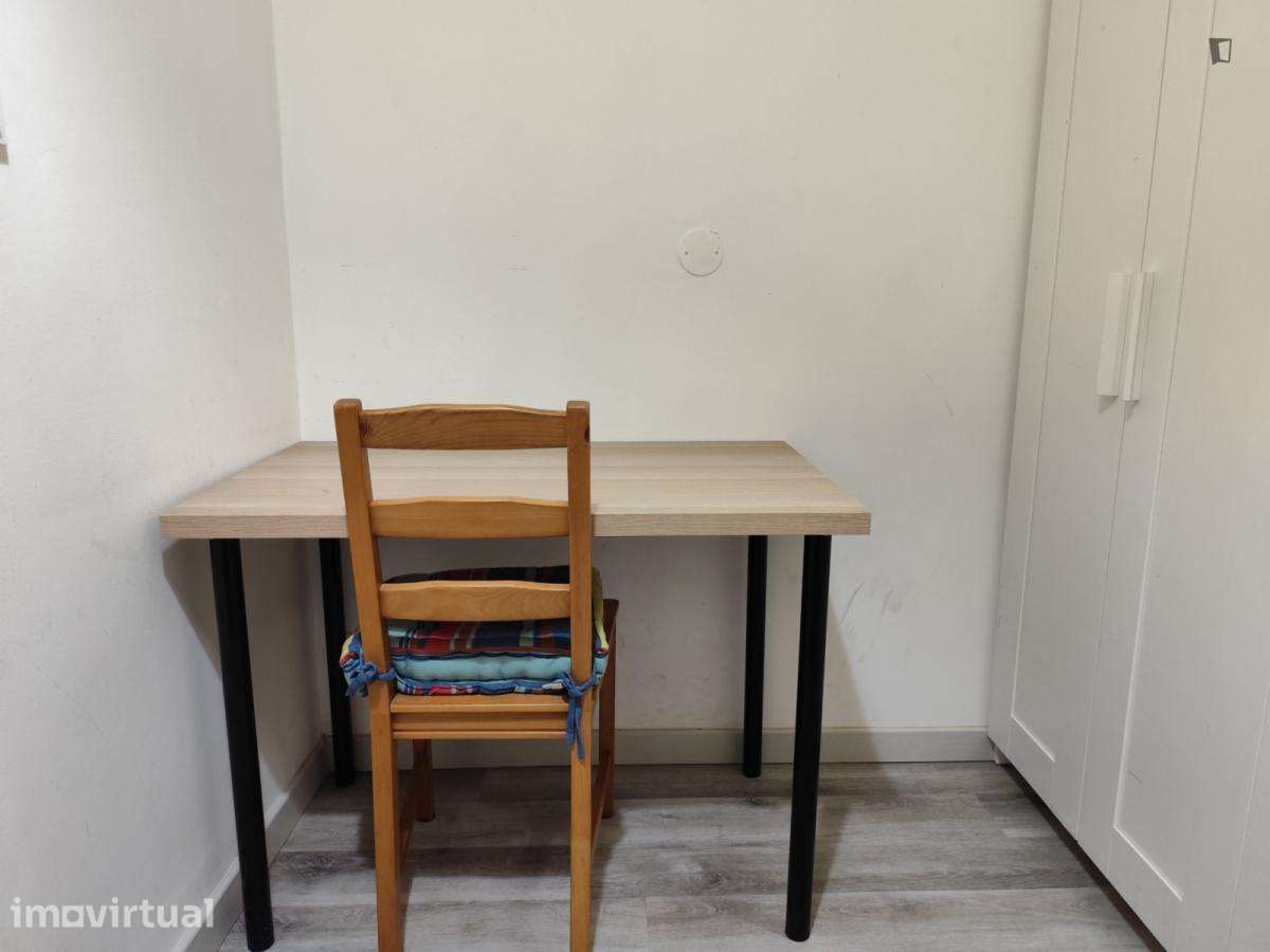 Quarto - localizado em Penha de França Lisbon - Grande imagem: 2/16