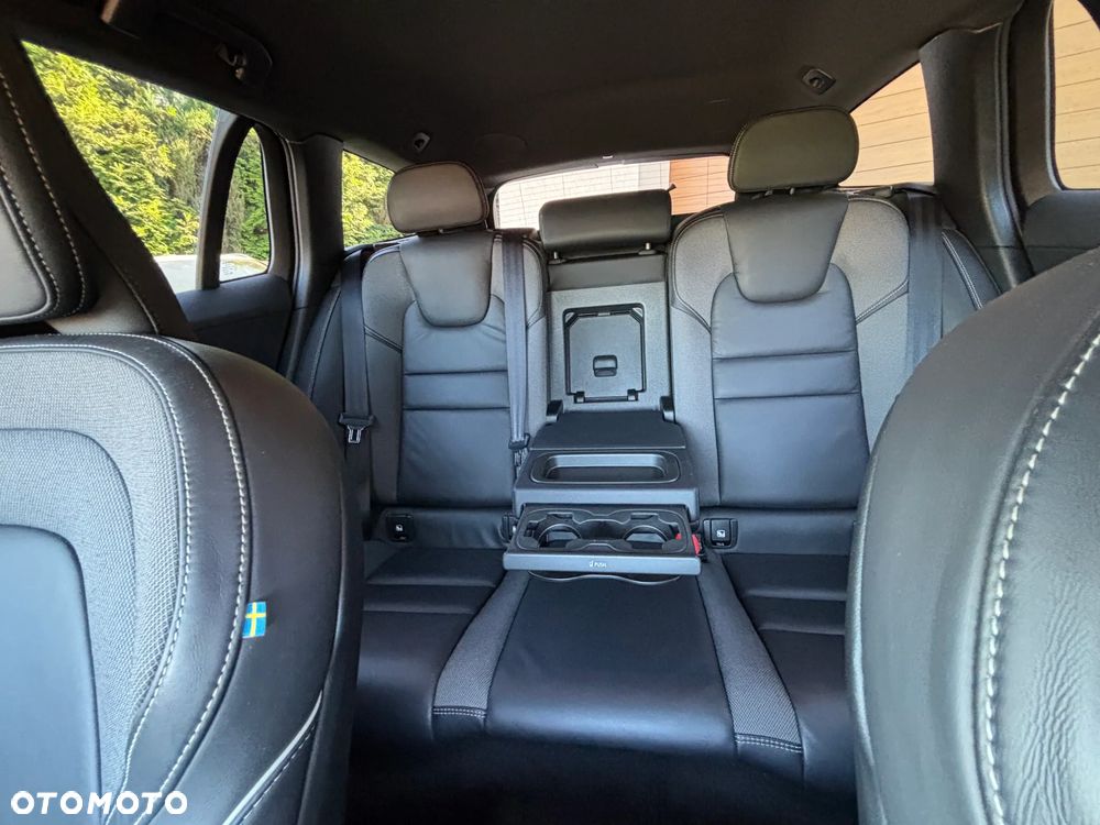 Volvo V60 D4 R-Design - 13