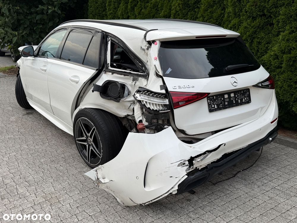 Mercedes-Benz Klasa C 300 4Matic 9G-TRONIC AMG Line - 8