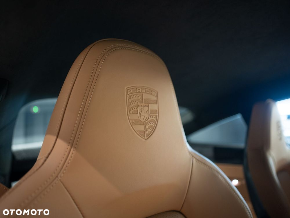 Porsche 911 GT3 Touring PDK - 39