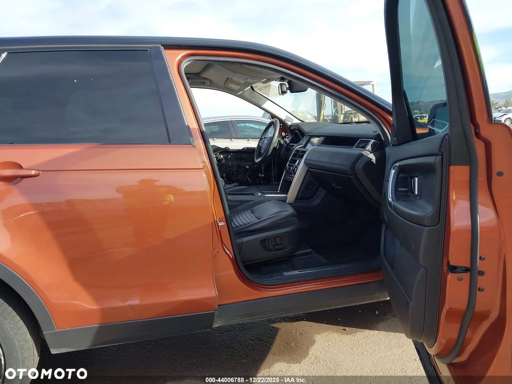 Land Rover Discovery Sport - 32