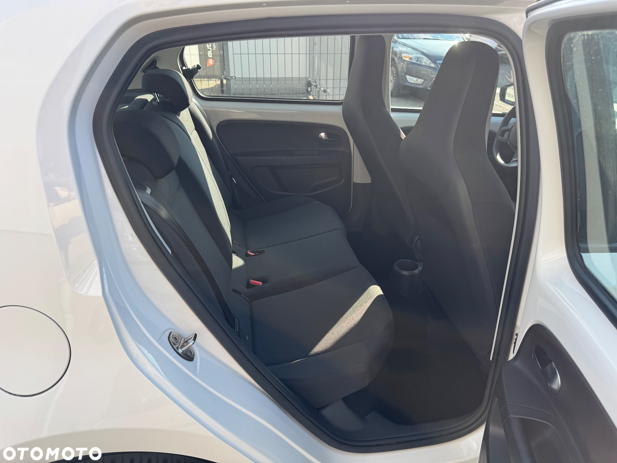 Volkswagen up! - 8