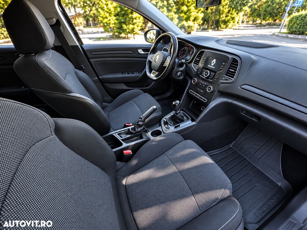 Renault Megane TCe 140 GPF Life - 8