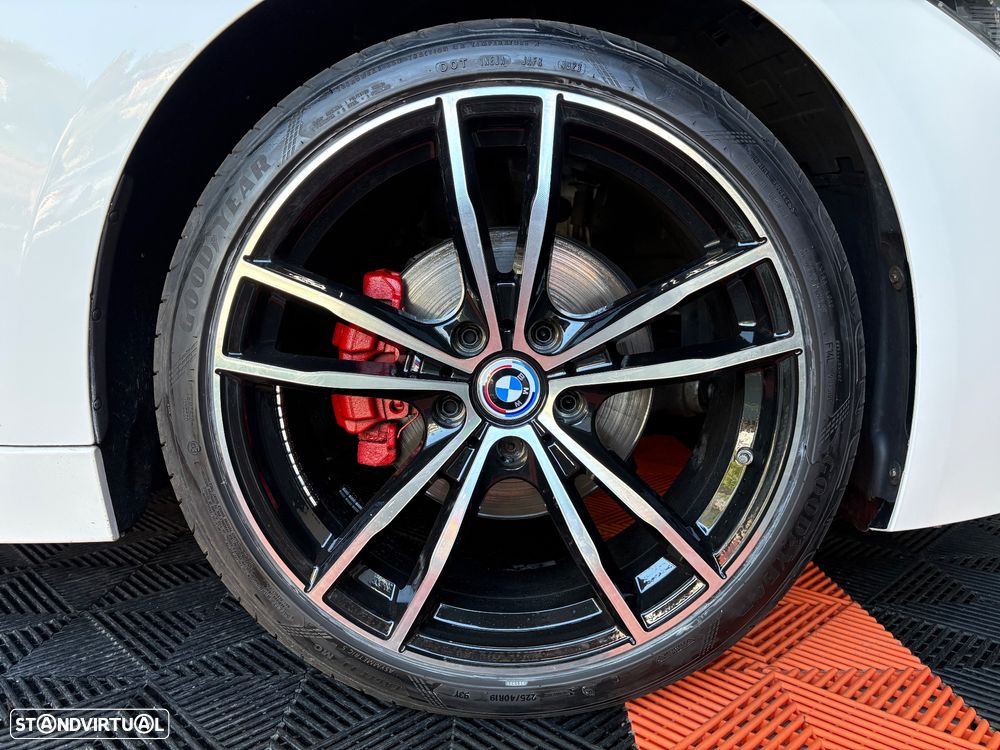 BMW 320 d Aut. Sport Line - 4