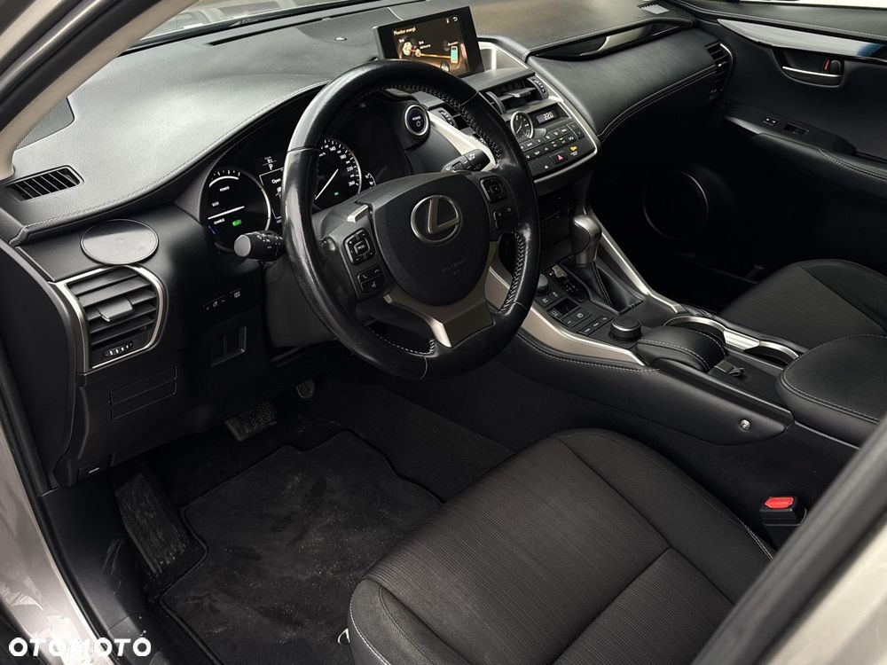 Lexus NX 300h Elite 2WD - 11