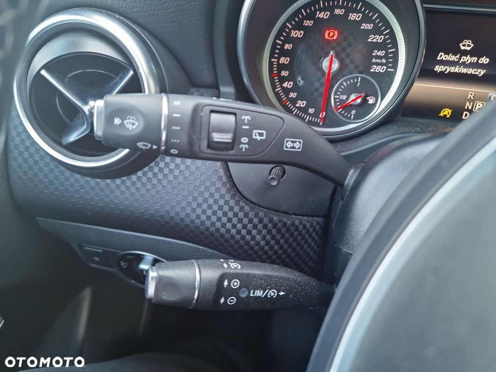 Mercedes-Benz Klasa A 180 d 7G-DCT Urban - 25