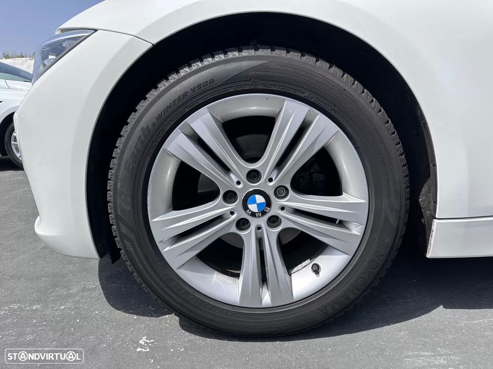 BMW 318 d Sport Line - 14