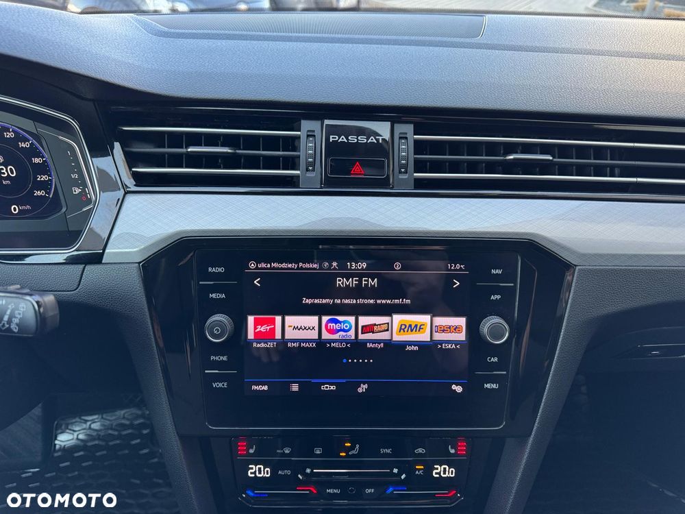 Volkswagen Passat Variant 2.0 TDI Business DSG - 23