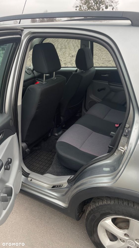 Suzuki SX4 - 8
