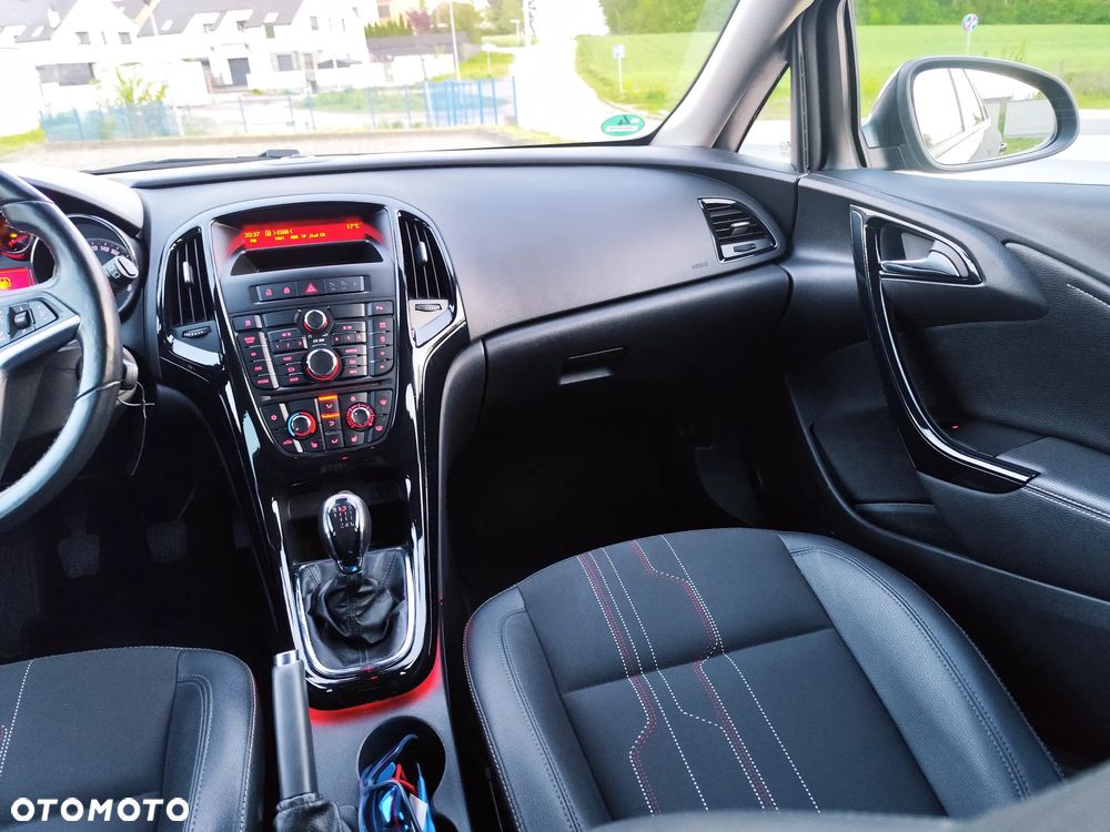 Opel Astra 1.7 CDTI DPF 150 Jahre - 14