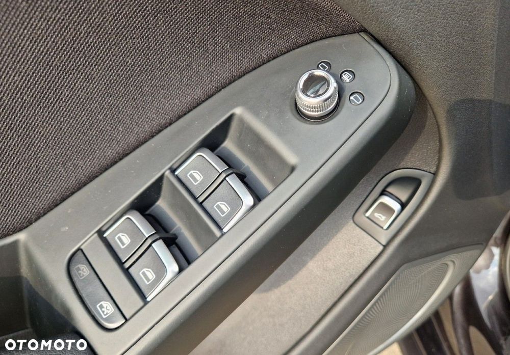 Audi A4 Avant 2.0 TDI DPF quattro S line Sportpaket - 24