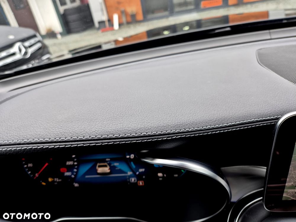 Mercedes-Benz GLC - 15