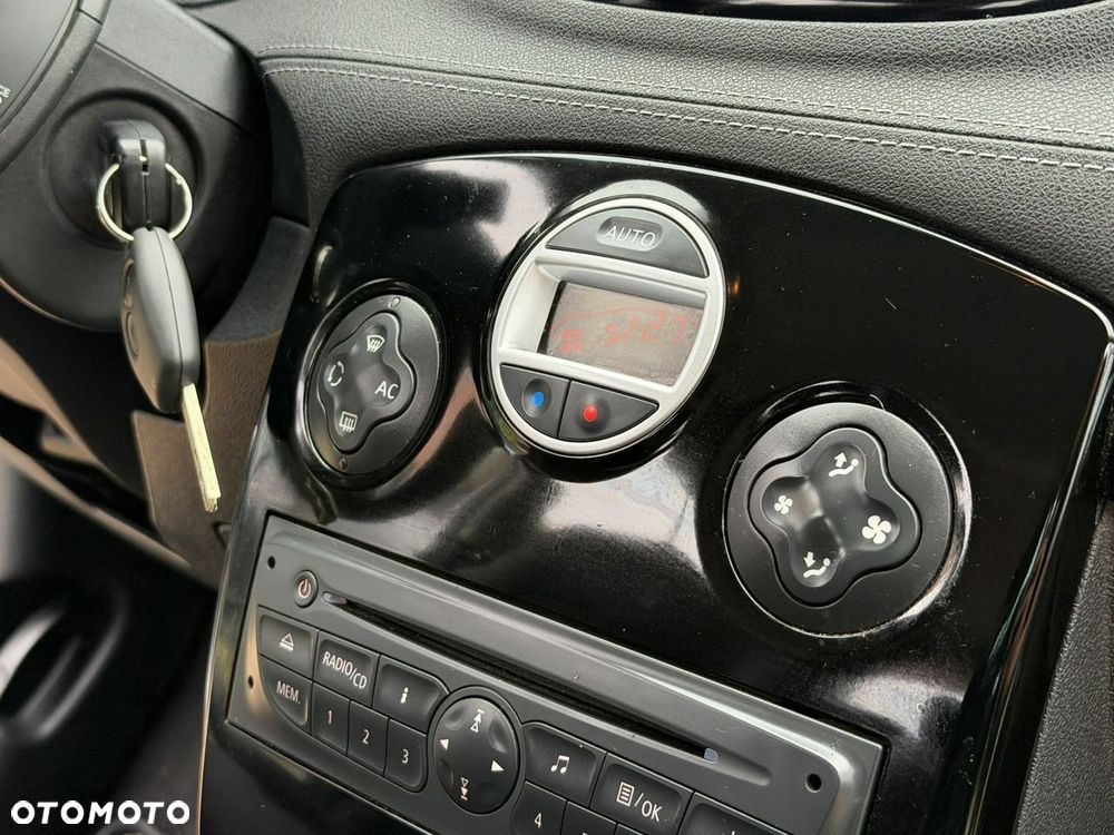 Renault Clio - 25