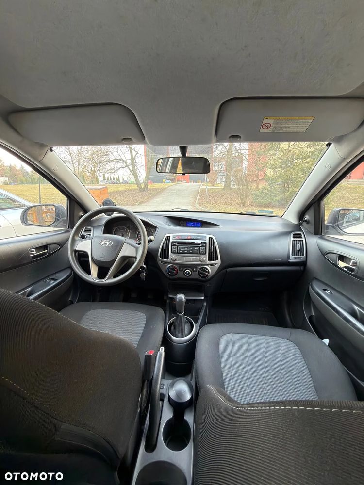 Hyundai i20 1.1 CRDi Classic + - 8