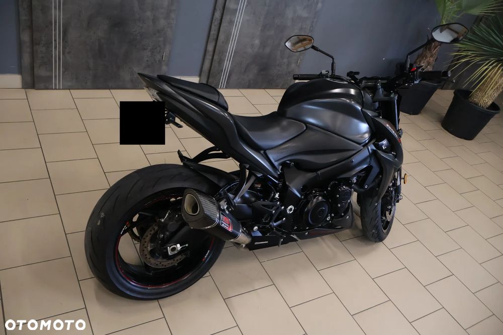 Suzuki GSX - 3