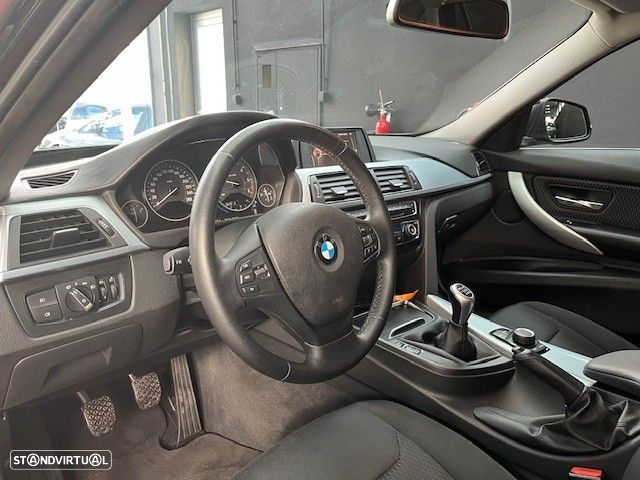 BMW 318 d Touring - 12