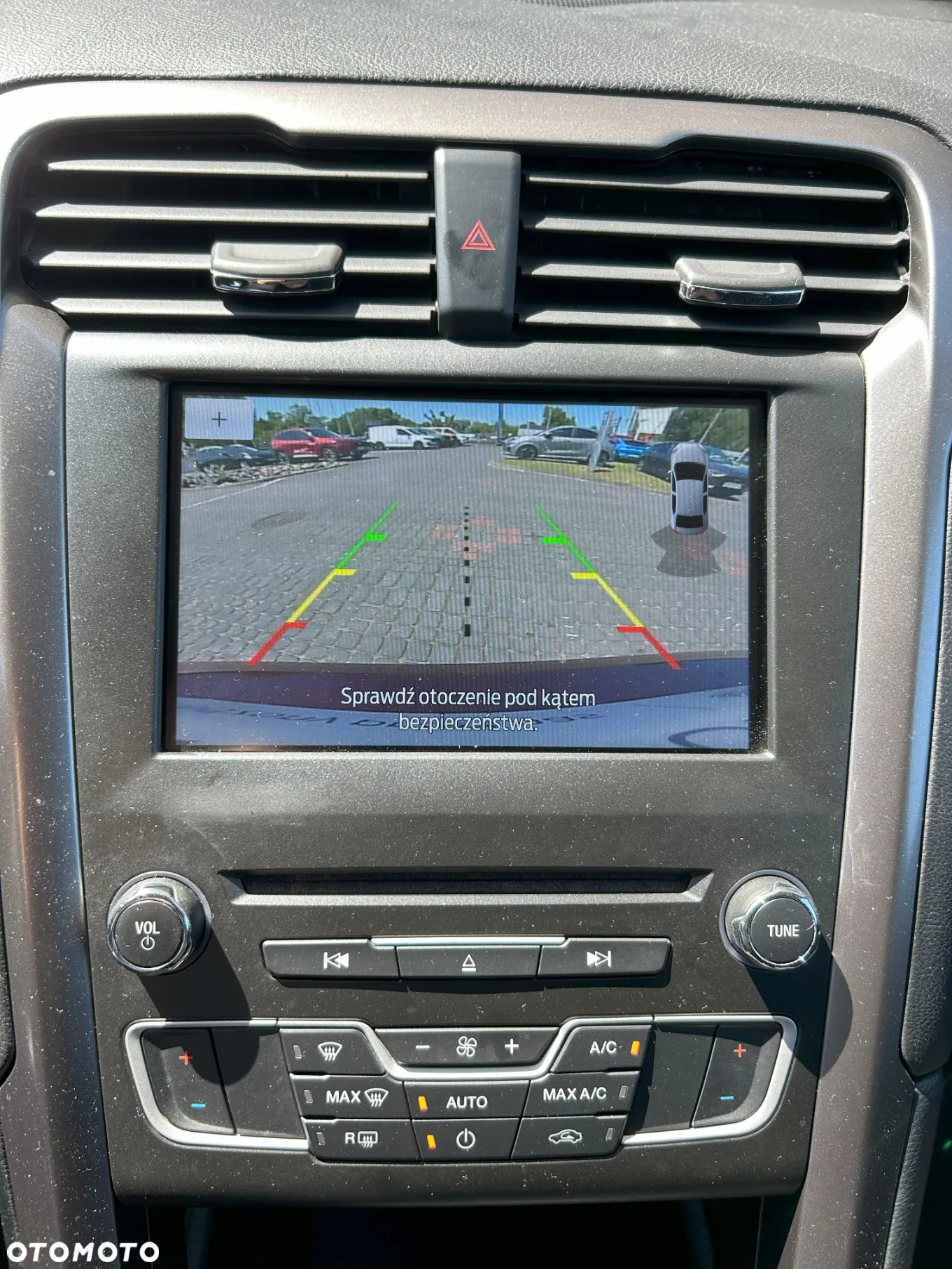 Ford Fusion - 16