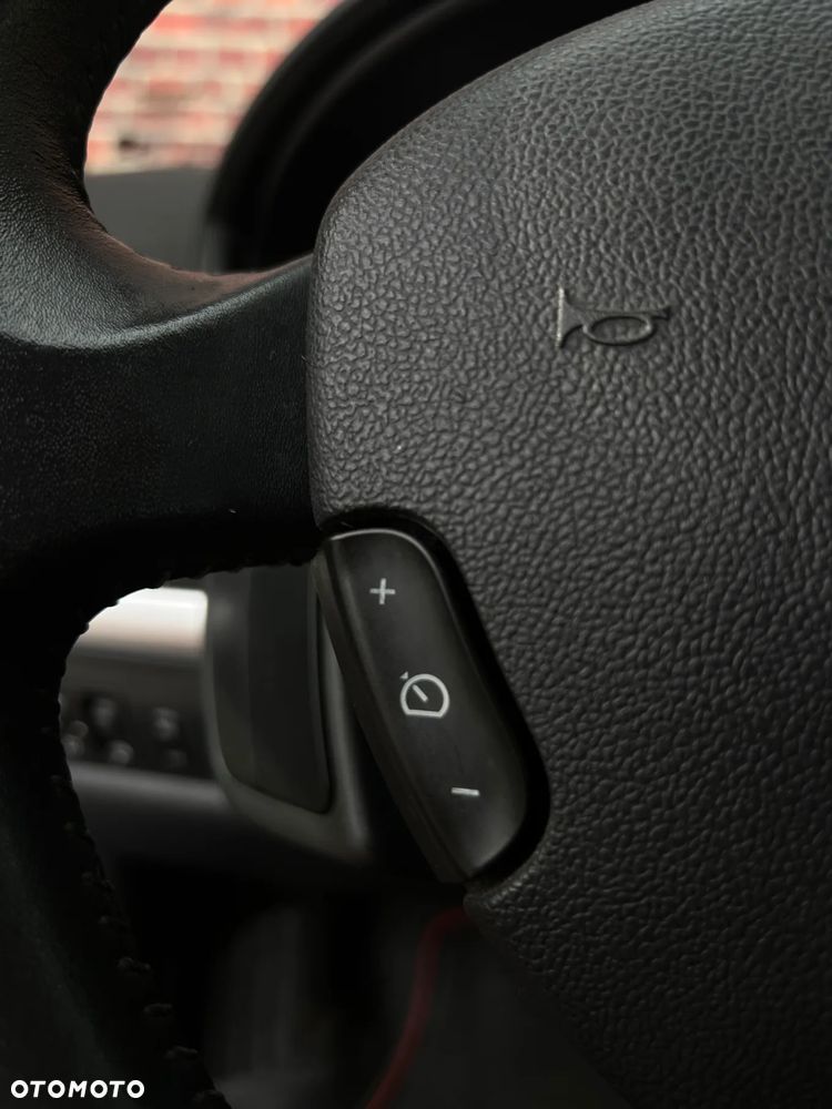 Renault Clio - 21