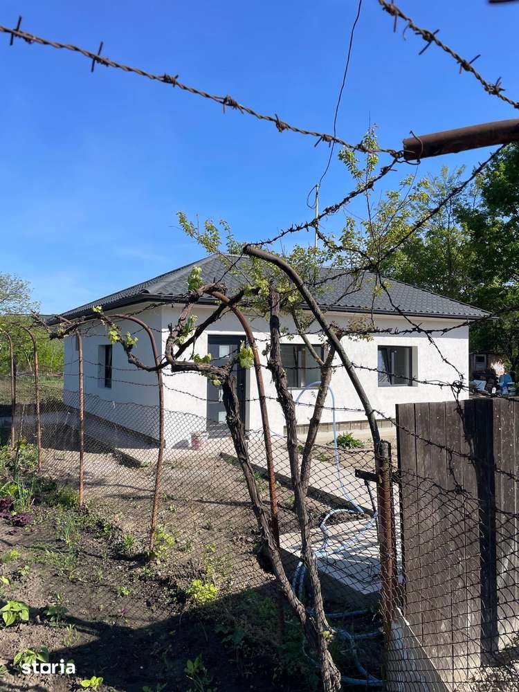 Casa parter,Margineni-Caniparie,teren 400 mp - Imagine principală: 4/9