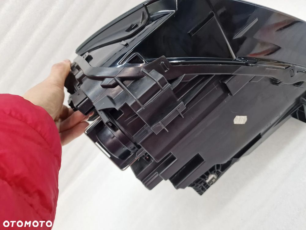 AUDI Q2 81A PRAWA LAMPA PRZEDNIA PRZÓD ZWYKŁA , NR 81A941004 , ŁADNA , NIEUSZKODZONA , NR AUKCJI LA772 - 8