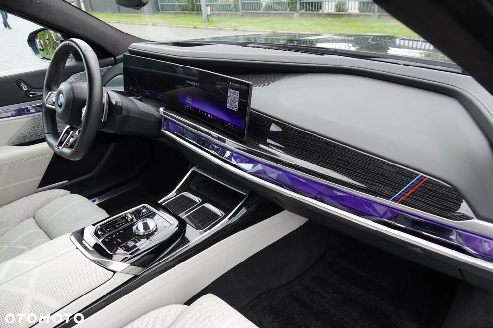 BMW Seria 7 - 35