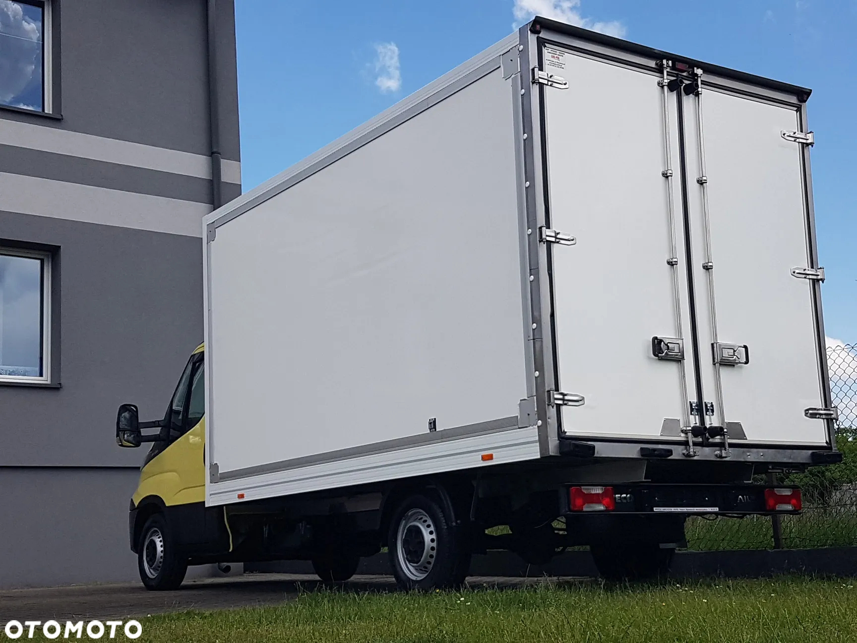Iveco Daily 8EP KONTENER 4,14x2,21x2,20 KLIMA MANUAL KRAJOWY DMC 3500KG - 28