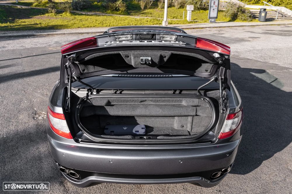 Maserati Grancabrio - 15