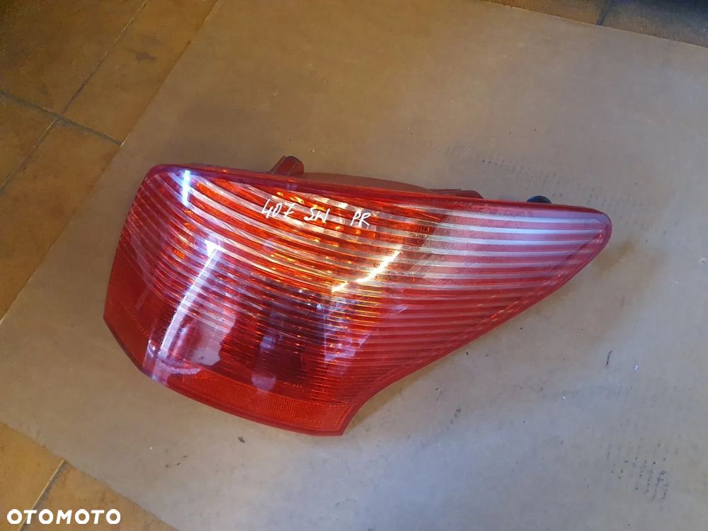 LAMPA PRAWA TYLNA PEUGEOT 407 SW KOMBI - 2
