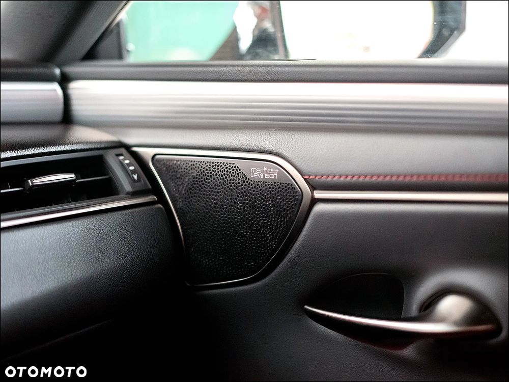 Lexus ES 300h F Sport - 29
