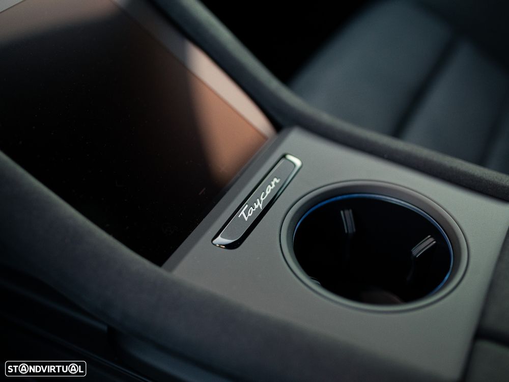 Porsche Taycan Sport Turismo GTS - 40