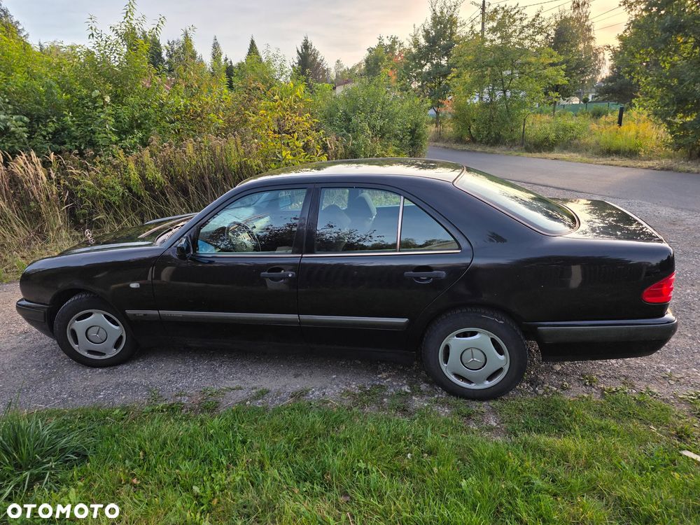 Mercedes-Benz Klasa E - 8