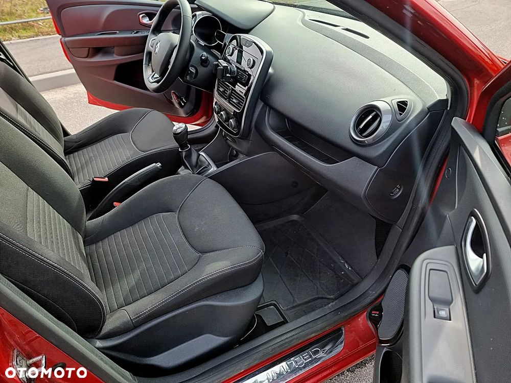 Renault Clio 1.2 16V 75 LIMITED - 21
